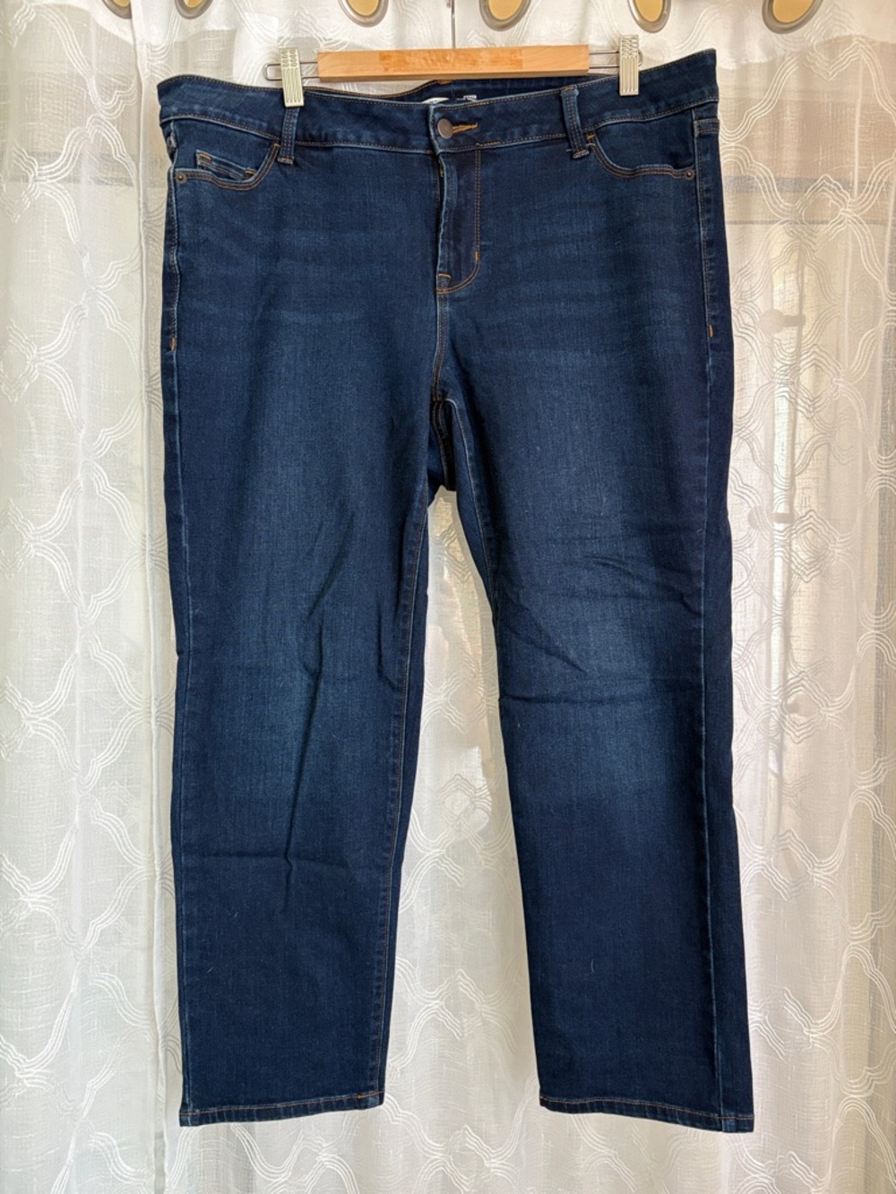 Old Navy Straight Women’s Jeans in Dark Blue Denim
